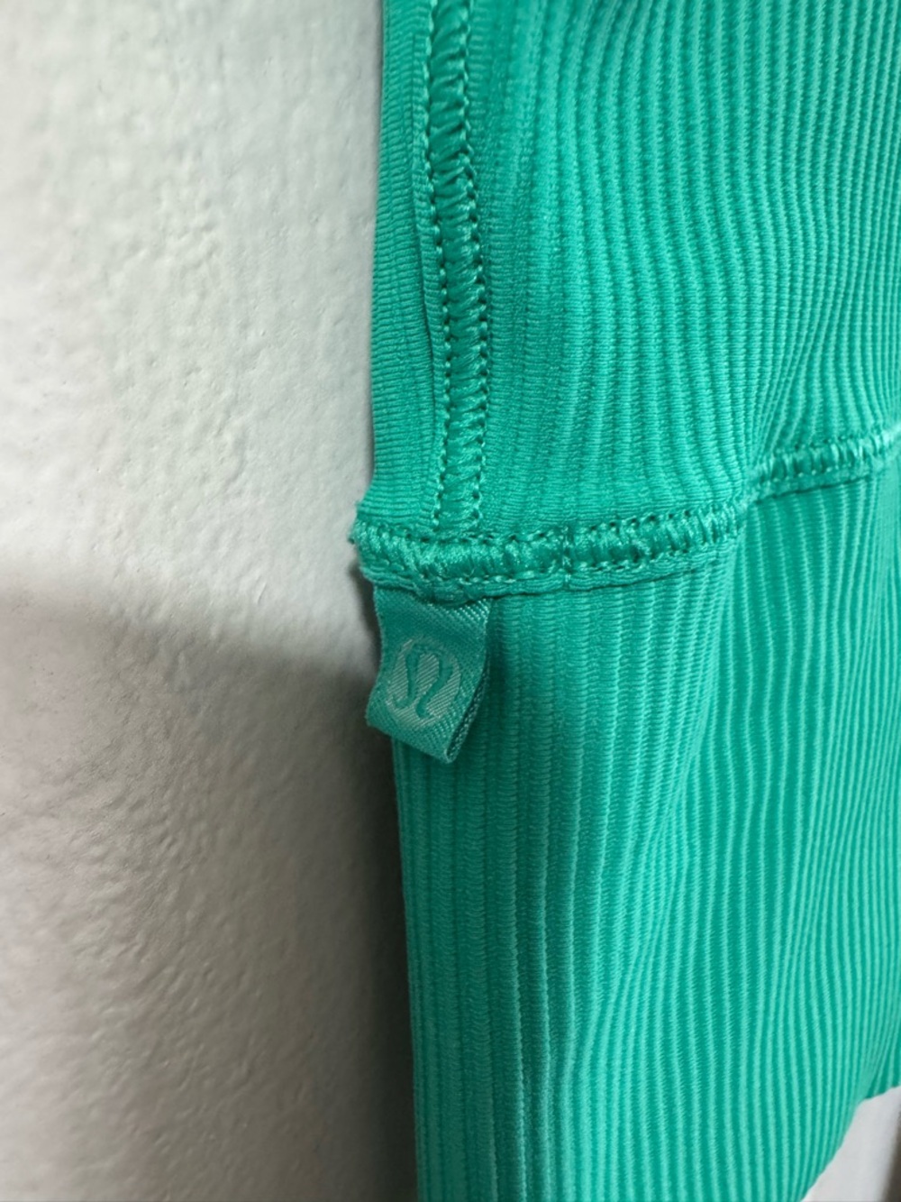 Lululemon Power Pivot Ribbed Tank *Rib Green - Picture 6 of 9